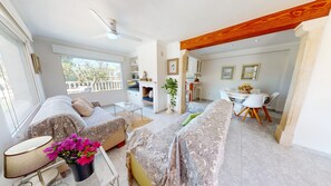 Smart TV, books - Spacious villa for 5 persons in Jávea with private pool (Xàbia)