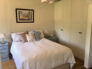 3 chambres, fer et planche à repasser, lit parapluie, Wi-Fi