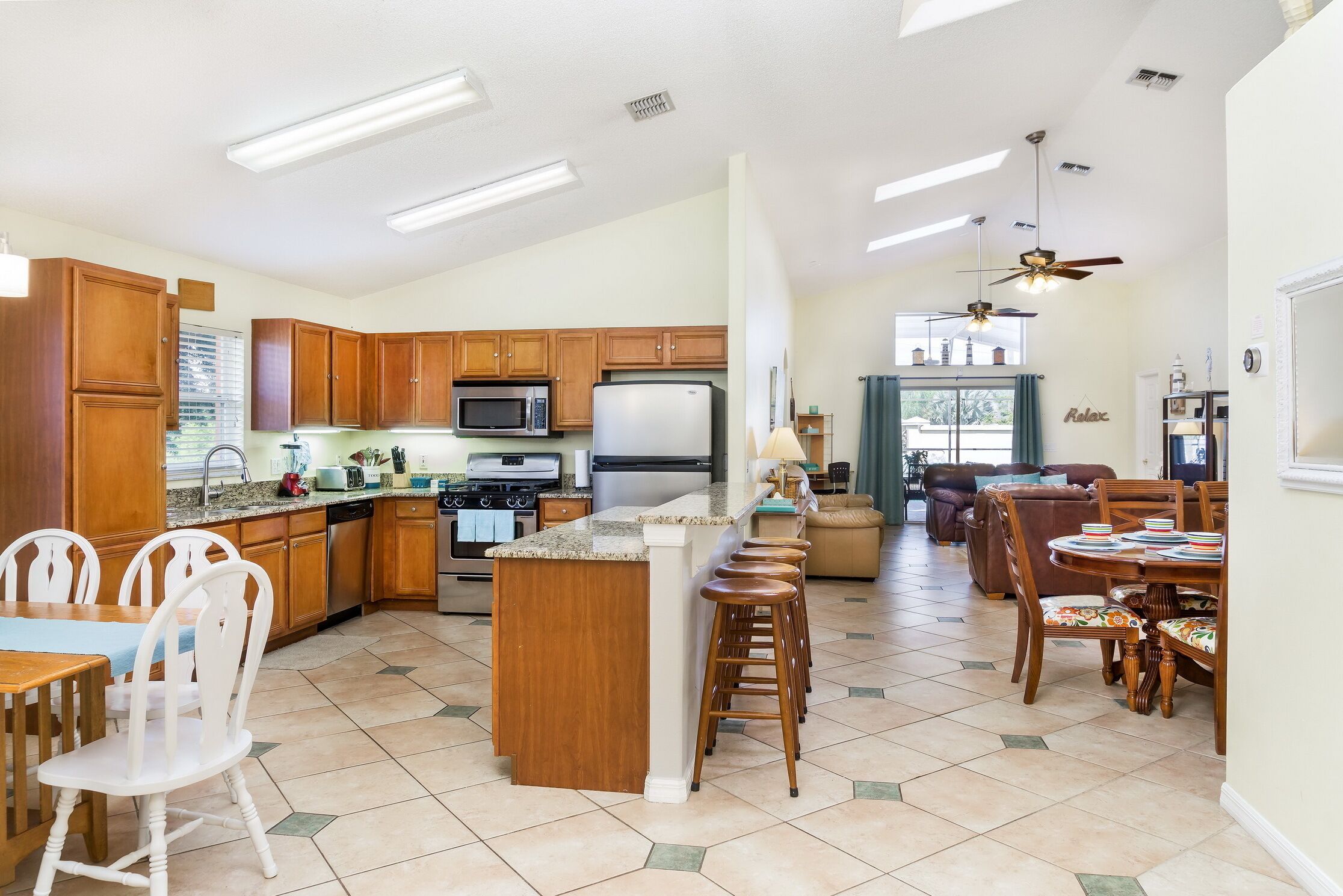 Mickey Mouse shape pool for your kids! 2.5 M from Disney