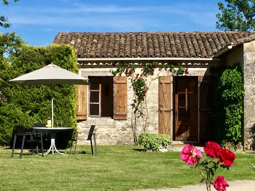 Charming Country Cottage With Large Heated Pool In Monbazillac, near Bergerac