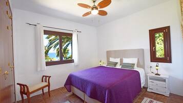 3 dormitorios, tabla de planchar con plancha, wifi gratis y ropa de cama