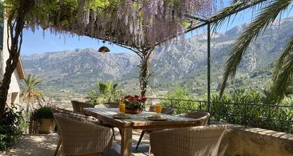 Ca'n Pons, Villa avec vue imprenable, Wi-fi, piscine privée et jardins #