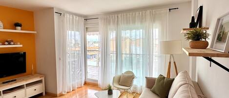 تلفزيون، مشغل دي في دي، ستيريو