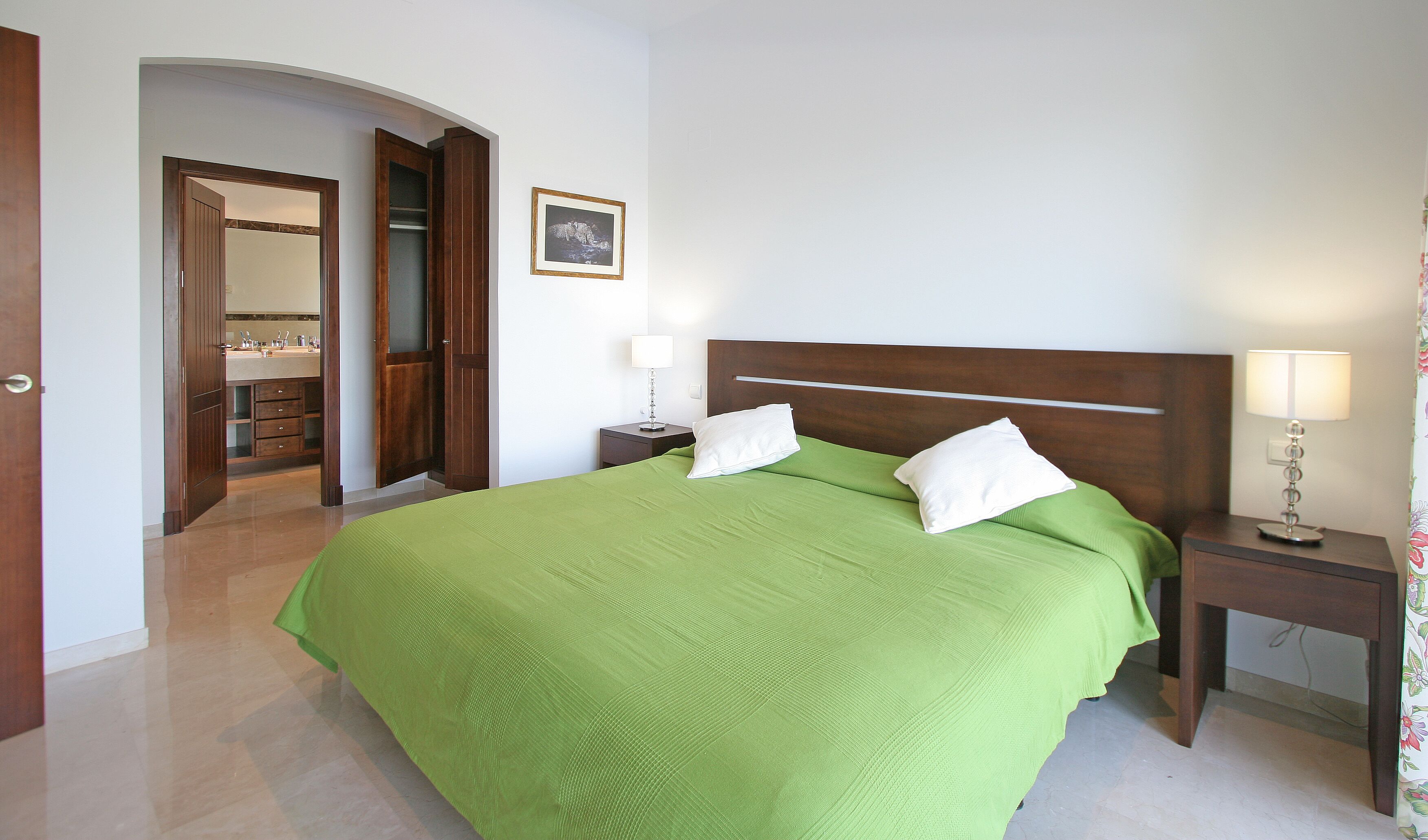 Villa with private pool - front row golf course. Views of Arcos de la Frontera.