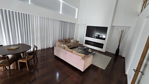 Smart TV, fireplace, DVD player, books - Casa Cidade Lagoa - Pool, Jacuzzi Family & Friends (Açores)