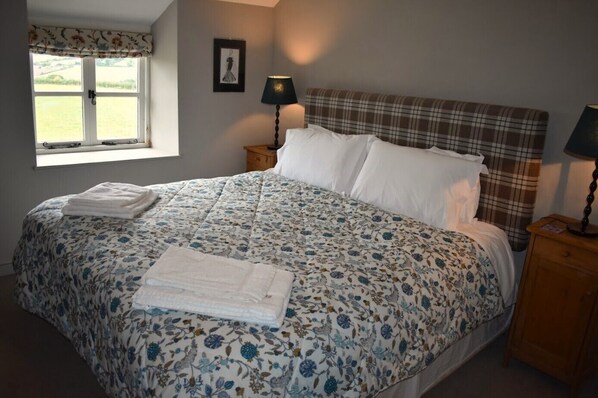 3 bedrooms, iron/ironing board, travel cot, free WiFi