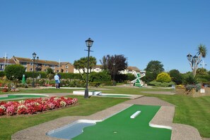Property grounds - A town house that sleeps 5 guests in 3 bedrooms (Bognor Regis)