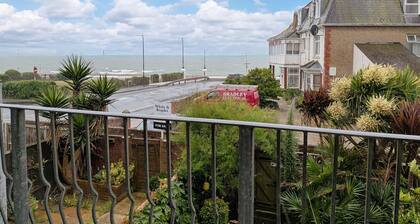 A town house that sleeps 5 guests in 3 bedrooms