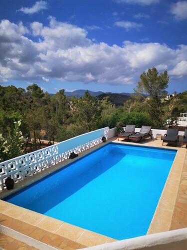 Beautiful 3 Bed Villa with Private Apartment and Private Pool Close to Beaches