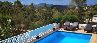 Beautiful 3 Bed Villa with Private Apartment and Private Pool Close to Beaches