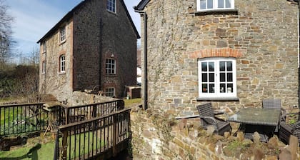 Historic Watermill Cottage between Dartmoor and Exmoor with 4 acres of parkland