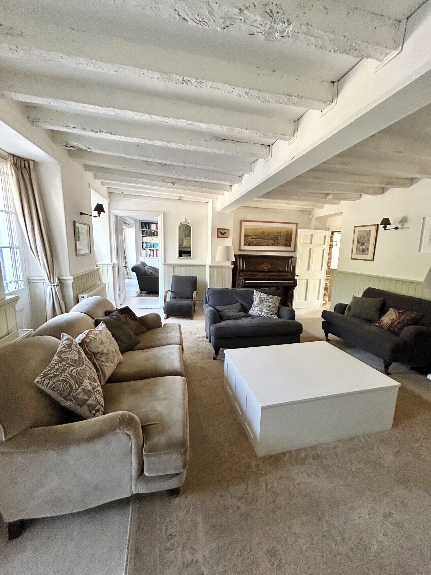 Smart TV, fireplace, DVD player, books
