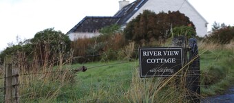 Traditional Croft Cottage Overlooking The Snizort River - Portree, Isle Of Skye