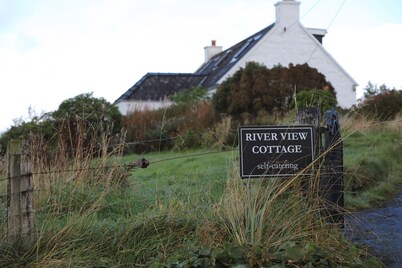 Traditional Croft Cottage Overlooking The Snizort River - Portree, Isle Of Skye