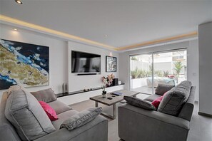 Smart TV, DVD player - Casa Luna - Marbellamar (Marbella)