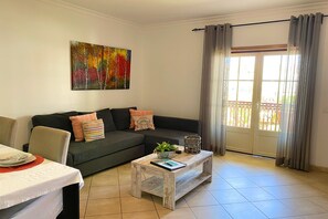 LCD TV, DVD player - Flat Bogart OCV - Oura Albufeira (Albufeira)