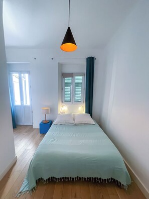 1 chambre, fer et planche à repasser, Wi-Fi gratuit, draps fournis