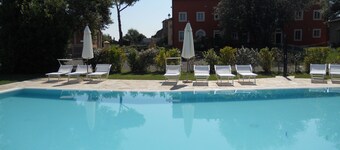Hermoso apartamento restaurado de dos dormitorios con piscina infinita