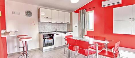 Microones, forn i placa de cuina