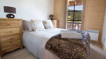 4 chambres, fer et planche Ă repasser, Wi-Fi, draps fournis