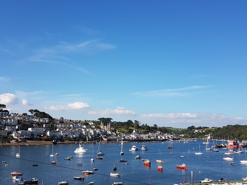 Gorgeous, quiet, and well situated homely pet friendly cottage