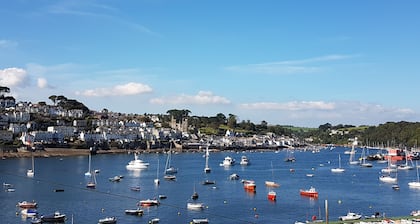 Gorgeous, quiet, and well situated homely pet friendly cottage