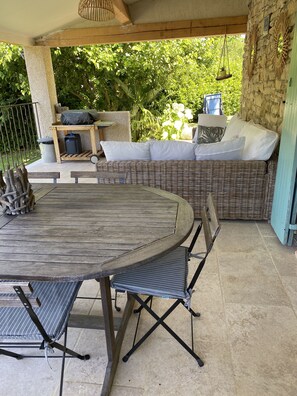 Outdoor dining - Gite Mill Benoye is a farm with the comfort and quiet (VIENS)
