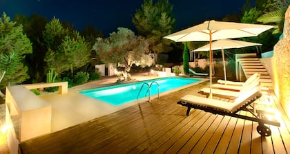 Ibiza, Neu und modern Haus mit Pool in Sant Josep, 2 Personen