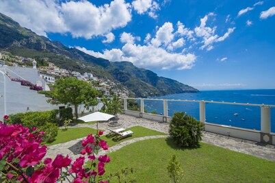 Luxurious villa in the heart of Positano (Fornillo area) overlooking the sea.