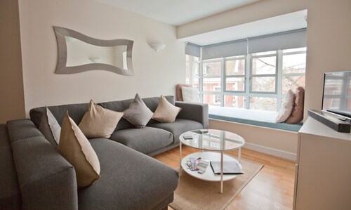 Toothbrush Apartments - Central Ipswich - St Peters St
