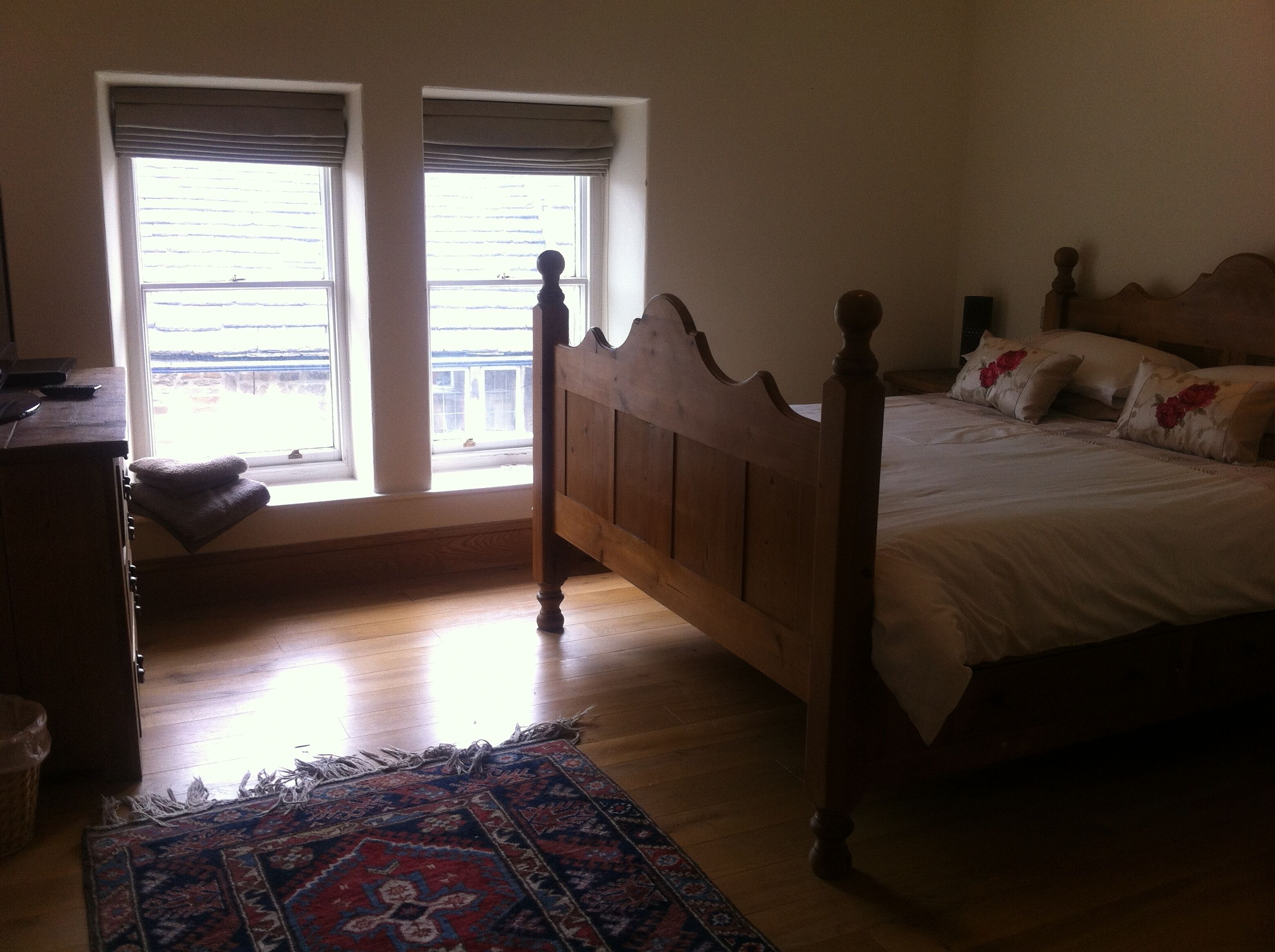4 bedrooms, iron/ironing board, travel crib, WiFi (free)