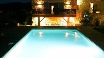 Piscine extérieure, piscine chauffée