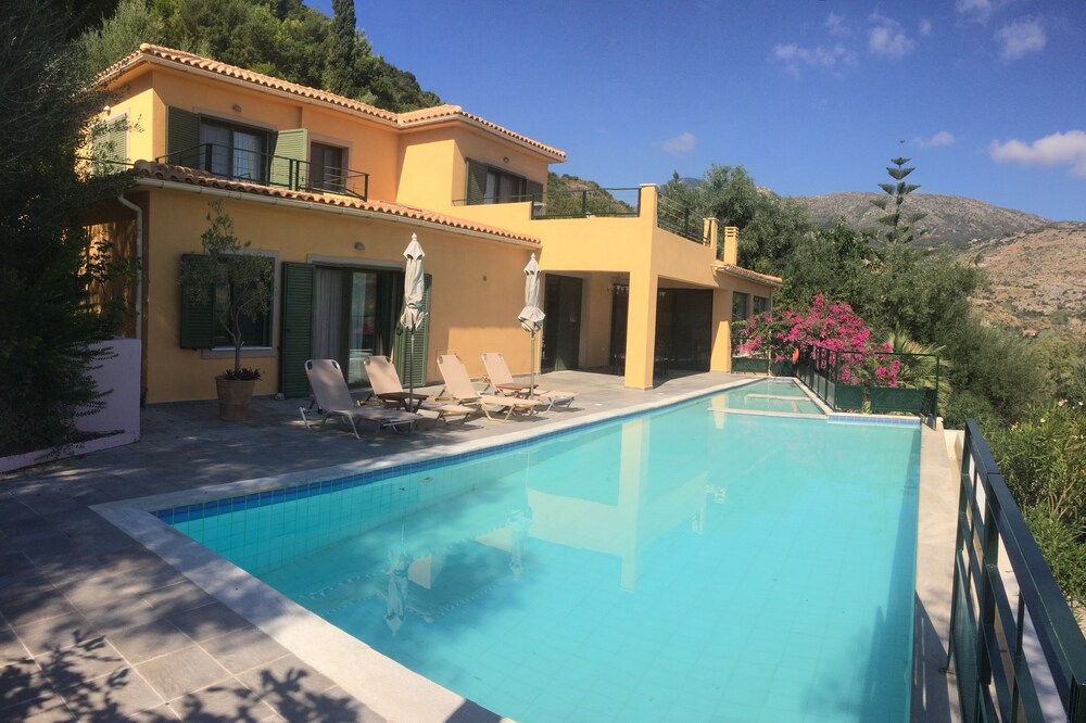 Villa Anemoni-Lovely οικογενειακή βίλα, πισίνα Infinity, WiFi, A / C, κοντά σε εγκαταστάσεις