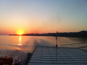 Beach nearby, beach towels - A very private family Villa, Infinity Pool, WiFi, A/C. Amazing views .  (Eleio-pronoi)