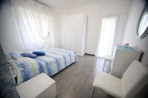 2 bedrooms, iron/ironing board, travel crib, free WiFi