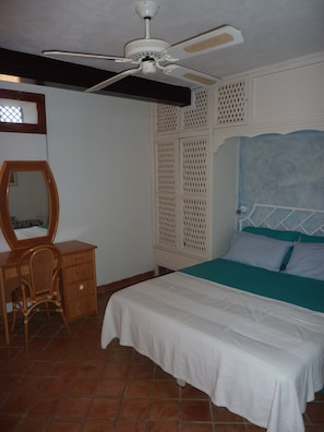 3 bedrooms, iron/ironing board, travel crib, WiFi (surcharge)