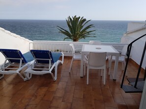 屋外ダイニングエリア