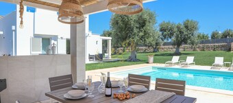 TD Villa Patrizia Pool & Alfresco Kitchen