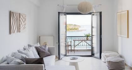 Footsteps to the beach!