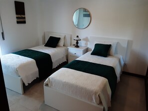2 chambres, fer et planche à repasser, lit parapluie, Wi-Fi gratuit