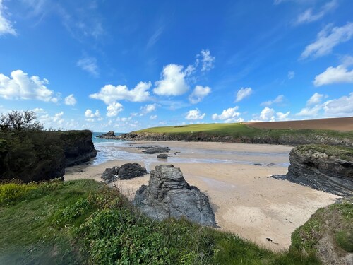  2 Min Walk To Trevone Beach