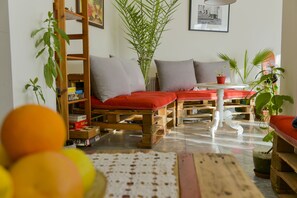 Interior - "Forest way" Guest House (Pirdop)