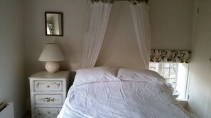 3 chambres, fer et planche à repasser, Wi-Fi gratuit, draps fournis