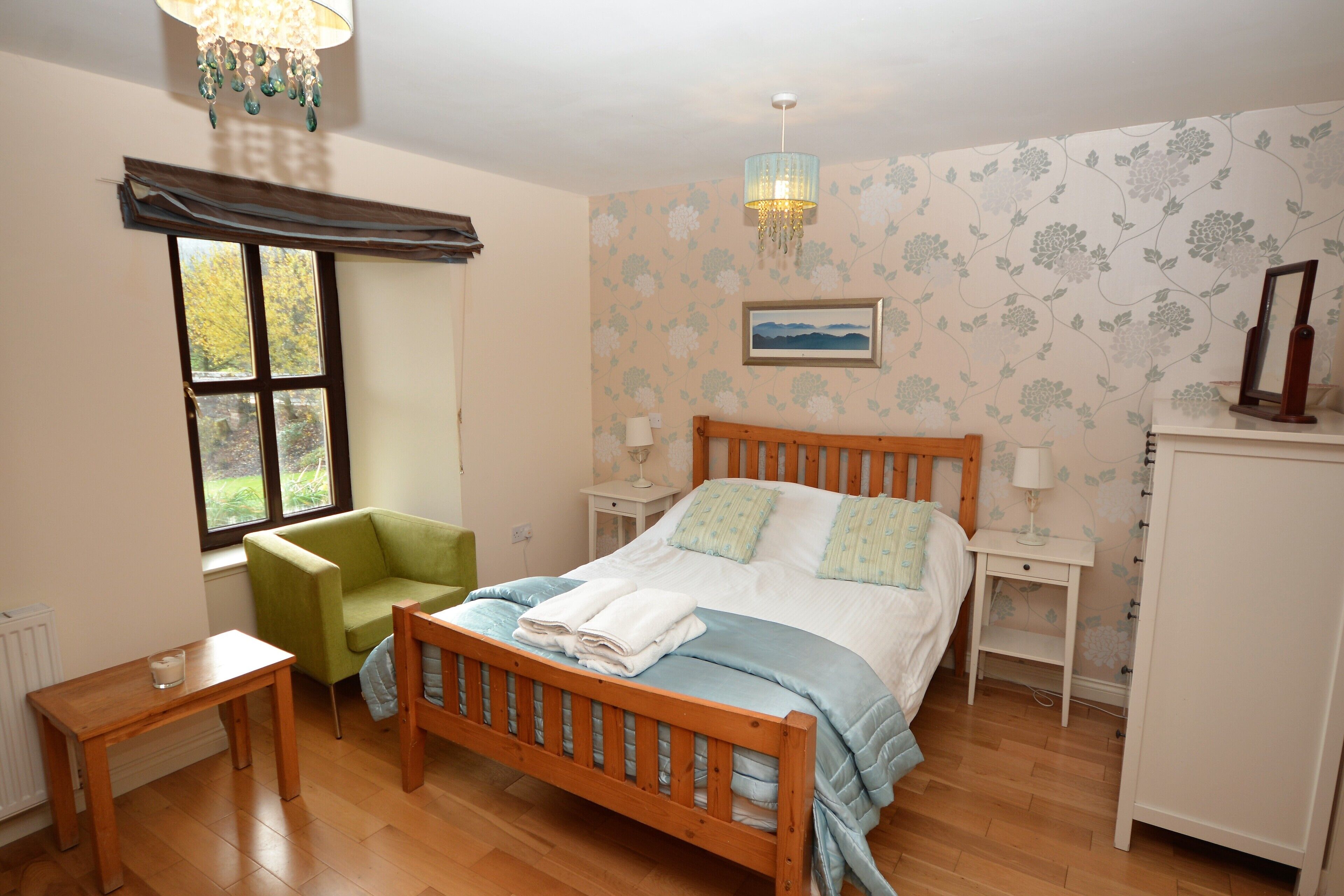 3 多间卧室、熨斗/熨衣板、旅行婴儿床、WiFi