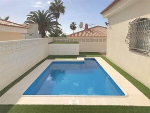 A heated pool - BEAUTIFUL HOLIDAY HOME 83 WITH PRIVATE POOL (Adeje)