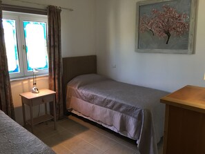 3 sovrum, värdeförvaringsskåp på rummet och strykjärn/strykbräda