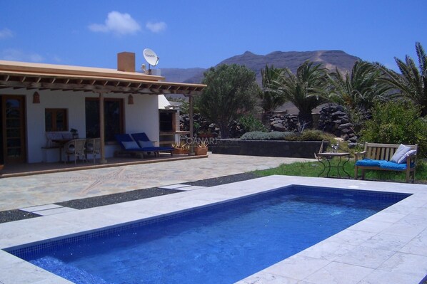 Pool - Secluded Casa Simba: Relaxation Oasis with Private Pool and Sea View i (Pájara)