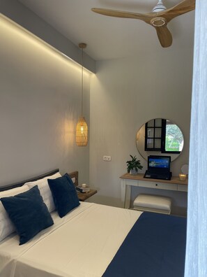 2 bedrooms, iron/ironing board, free WiFi, bed sheets - Ideal For Couples, 2 minutes walk from the beach! (Corfu)