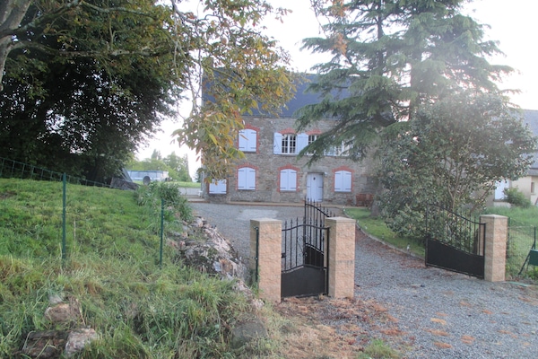 Front view of house and drive