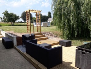 Terrace/patio - LARGE 4 BEDROOM FARMHOUSE  lots of charm, fully renovated 8+ (Bréhan)